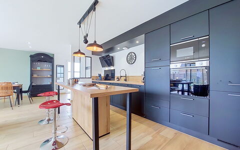 Les Lagons du Lividic: Meubles, Design Intérieur, Cuisine, Cabinetry, Sol, Comptoir, Sol, Luminaire, Bois, Chaise