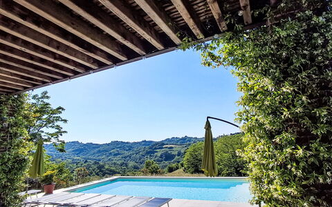 Sant'Evasio: Bleu, Piscine, Mobilier De Jardin, Ombre, Eco Hôtel, Recours, Loisir, Jardin, Chaise, Aménagement Paysager