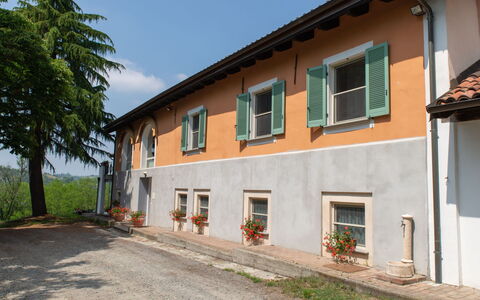 Sant'Evasio: Plante, Ciel, Propriété, Bâtiment, Fenêtre, Arbre, Bois, Lot Terre, Chalet, Maison