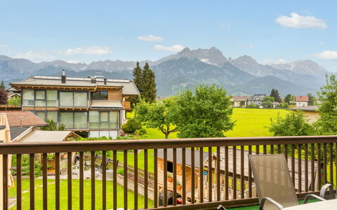 Marion: Nuage, Ciel, Bâtiment, Propriété, Montagne, Vert, Clôture, Arbre, Maison, Lot Terre