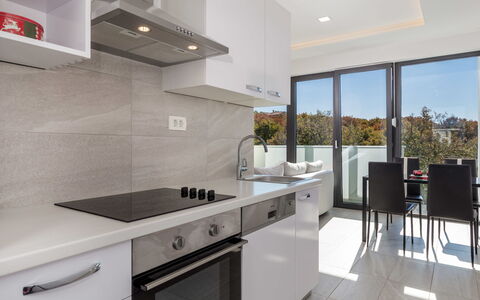 Rijeka 316: Cabinetry, Robinet, Evier, Meubles, Bâtiment, Comptoir, Évier, Cuisinière, Appareil De Cuisine, Cuisine