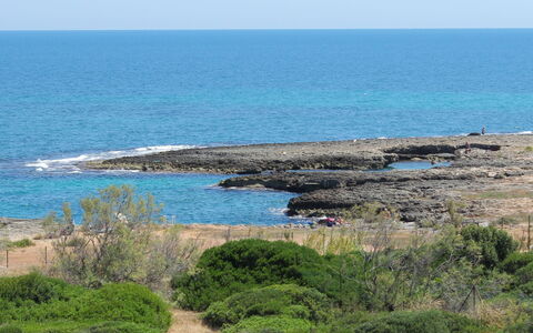 Carovigno 680: L'Eau, Ciel, Plante, Communauté Des Plantes, Bleu Azur, Paysage Naturel, Plage, Cotiers Et Relief Océaniques, Terrain, Horizon