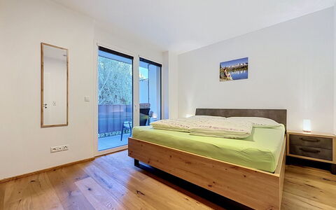 Apart Annabell: Lit, Design Intérieur, Chambre, Bois, Pièce, Sol, Sol, Parquet, Drap De Lit, Plafond