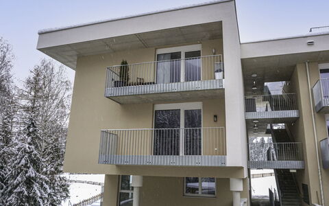 Apart Annabell: Propriété, Bâtiment, Ciel, Fenêtre, Arbre, Design Urbain, Neige, Composite, Maison