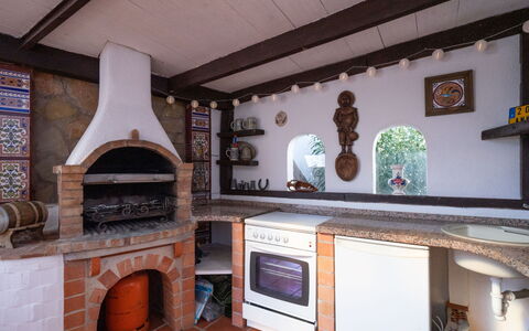 Salamanca: Propriété, Design Intérieur, Éclairage, Foyer, Bois, Salon, Sol, Immobilier, Brique, Gaz