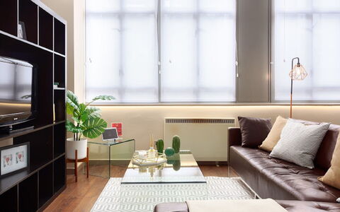 London City 303: Meubles, Design Intérieur, Sol, Sol, Table, Bois, Plafond, Chaise, Pièce, Canapé