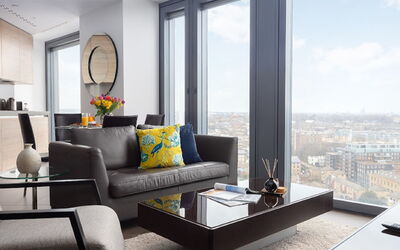 London City 304: Meubles, Design Intérieur, Appartement, Sol, Sol, Table, Chaise, Salon, Pièce, Domicile