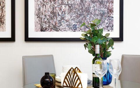 Chancery Lane, Central London: Cadre, Propriété, Design Intérieur, Plante, Jaune, Rectangle, Peindre, Mur, Vase, Bois