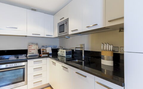 Sir Jl: Comptoir, Cabinetry, Propriété, Appareil De Cuisine, Cuisine, Cuisinière, Électroménager, Bois, Bâtiment, Design Intérieur