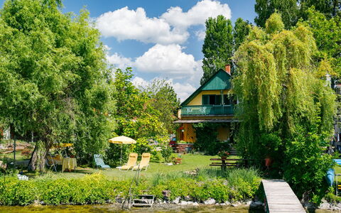 Schilf: Plante, Nuage, Ciel, Bâtiment, L'Eau, Vert, Paysage Naturel, Arbre, Maison, Végétation