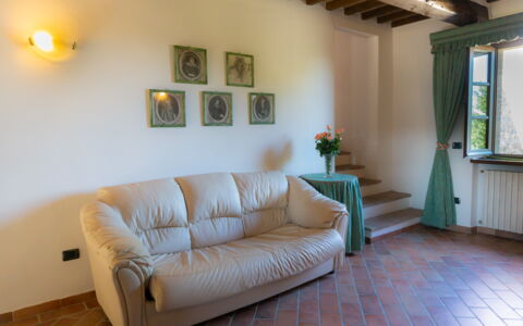 Villa Lugnano: Meubles, Cadre, Propriété, Fenêtre, Canapé, Bâtiment, Confort, Vert, Plante, Plante D'Appartement