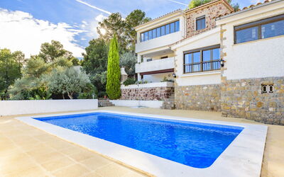 Oropesa del Mar 20: L'Eau, Nuage, Bâtiment, Propriété, Ciel, Piscine, Fenêtre, Plante, Bleu Azur, Ombre