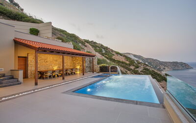 Amfitriti Luxury Villa