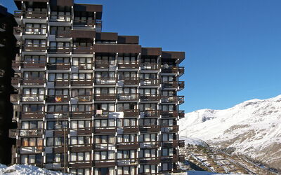 Tignes 200: Ciel, Propriété, Neige, Bâtiment, Design Urbain, Gelé, Pente, Condominium, Montagne, Bloc Tour