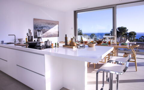 Villa Halcon al Mar: Propriété, Table, Bâtiment, Design Intérieur, Sol, Bureau, Sol, Rayonnage, Immobilier, Cuisine