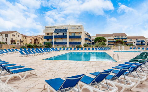 Lacanau 310: Ciel, L'Eau, Nuage, Piscine, Bleu, Bâtiment, Mobilier De Jardin, Plante, Balancelle, Maison