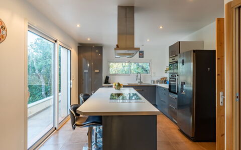 Villa Boccajo: Bâtiment, Cabinetry, Comptoir, Meubles, Bois, Maison, Table, Design Intérieur, Salle, Cuisine