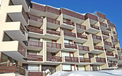 Tignes 245: Propriété, Ciel, Bâtiment, Bloc Tour, Design Urbain, Condominium, Quartier, Bois, Zone Résidentielle, Immobilier