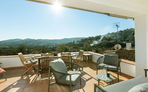 El Suro: Ciel, Propriété, Meubles, Table, Chaise, Ombre, Bois, Design Intérieur, Mobilier De Jardin, Arbre