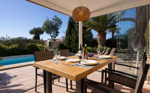 Harmony: Table, Ciel, Meubles, Propriété, Plante, Bleu Azur, Tableau De Plein Air, Mobilier De Jardin, Ombre, Design Intérieur