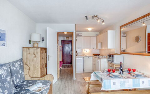 Tignes 320: Propriété, Pièce, Meubles, Bâtiment, Maison, Sol, Design Intérieur, Plafond, Immobilier, Domicile