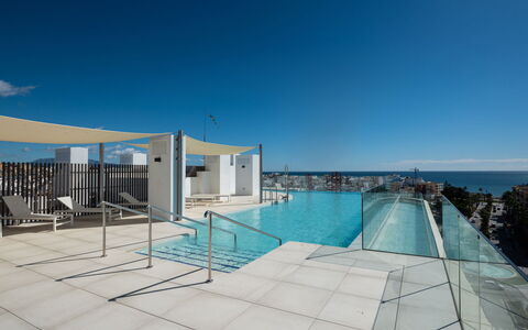 Estepona Roof Top View 4: Ciel, L'Eau, Bâtiment, Piscine, Bleu Azur, Maison, Ombre, Mobilier De Jardin, Design Urbain, Condominium