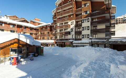 Tignes 330: Ciel, Bâtiment, Propriété, Neige, Fenêtre, Gelé, Maison, Quartier, Design Urbain, Zone Résidentielle