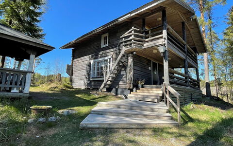 Metsäpirtti: Lit, Meubles, Chambre, Design Intérieur, Literie, Drap De Lit, Sol, Bois, Sol, Pièce
