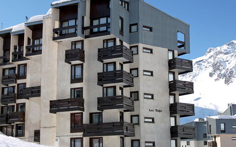 Tignes 345: Ciel, Bâtiment, Fenêtre, Propriété, Neige, Design Urbain, Condominium, Quartier, Bloc Tour, Zone Résidentielle