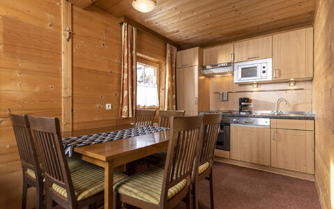 Lindenalm: Meubles, Cabinetry, Propriété, Comptoir, Table, Chaise, Appareil De Cuisine, Bois, Design Intérieur, Cuisine