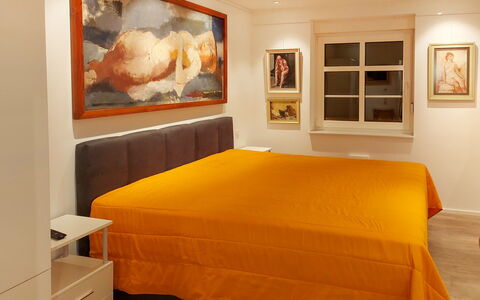 Grenzenlos: Cadre, Meubles, Propriété, Bois, Confort, Orange, Textile, Cadre De Lit, Sol, Sol
