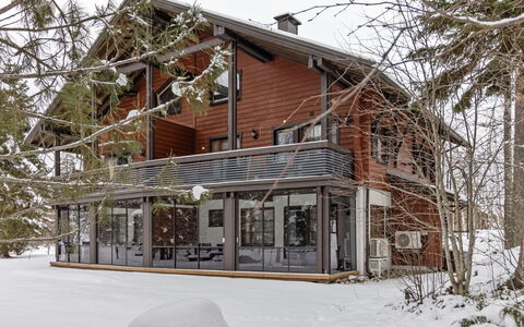 Alppitalo Sinitähti 9 As 1: Arbre, Banque, Maison, Chalet, Lac, Étang, Forêt, Cabane En Rondins