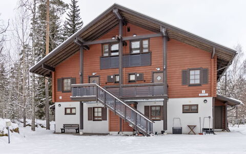 Alppitalo Sinitähti 9 As 1: Arbre, Banque, Maison, Chalet, Lac, Étang, Forêt, Cabane En Rondins