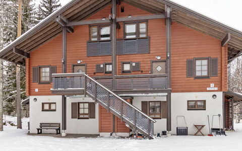 Alppitalo Sinitähti 9 As 1: Arbre, Banque, Maison, Chalet, Lac, Étang, Forêt, Cabane En Rondins