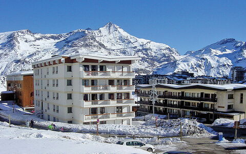 Tignes 400: Ciel, Bâtiment, Neige, Montagne, Jour, Propriété, Pente, Architecture, Maison, Gelé