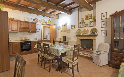 Villastrada: Cadre, Table, Meubles, Bois, Design Intérieur, Bâtiment, Architecture, Salon, Sol, Chaise