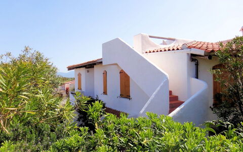 Tipo D: Ciel, Bâtiment, Plante, Arbre, Immobilier, Façade, Toit, Design Urbain, Appartement, Paysage