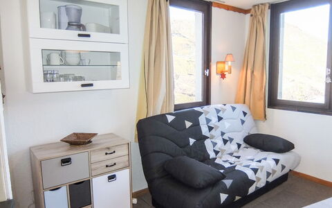 Les Menuires 500: Meubles, Propriété, Cabinetry, Fenêtre, Confort, Bâtiment, Bleu Azur, Bois, Table, Canapé