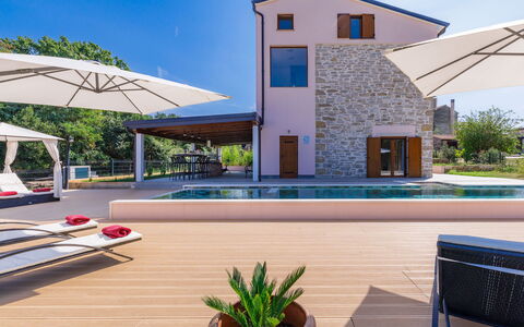 Villa Julia: Meubles, Propriété, Cadre, Bleu Azur, Bois, Éclairage, Design Intérieur, Confort, Sol, Sol
