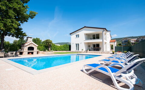 Villa Maria: Ciel, Propriété, Bleu, Bâtiment, Bleu Azur, Piscine, Arbre, Mobilier De Jardin, Maison, Immobilier