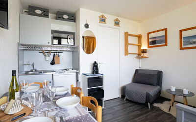 Logement:&nbsp;Médian 422 350.4