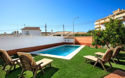 Villa Anita: Piscine, Loisir, Recours, Eco Hôtel, Cour, Hacienda, Gazon Artificiel, Villa, Ombre, Arrière-Cour