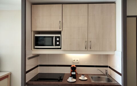 Logement:&nbsp;Le Village (E1 121) 400.72