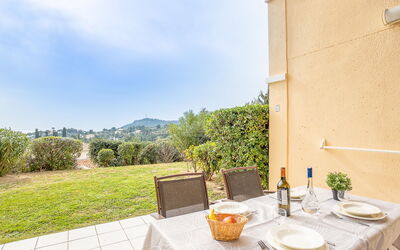 Logement:&nbsp;Le Village (C4 008) 400.68