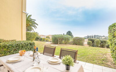Logement:&nbsp;Le Village (C4 008) 400.68