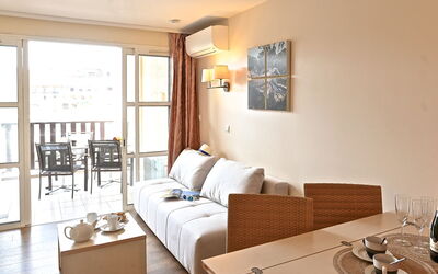 Logement:&nbsp;Le Village (B1 418) 400.23