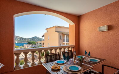 Logement:&nbsp;Le Village (C0 266) 400.53