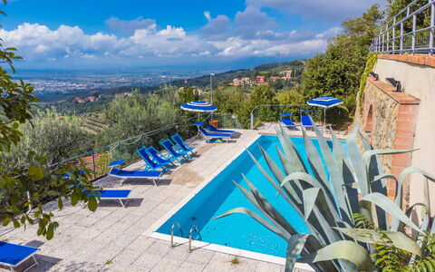 Vinci 962: Nuage, Ciel, Propriété, Bâtiment, Bleu Azur, Piscine, Station Balnéaire, Plante, L'Eau, Mobilier De Jardin