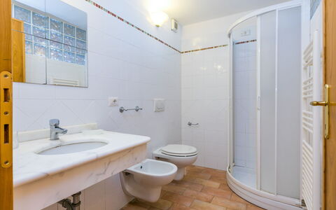 Vinci 962: Luminaire Plomberie, Évier, Propriété, Miroir, Robinet, Lavabo, Violet, Salle De Bains, Éclairage