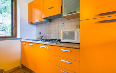 Fiordaliso 962.8: Comptoir, Cabinetry, Propriété, Bâtiment, Robinet, Meubles, Évier, Evier, Fenêtre, Cuisine